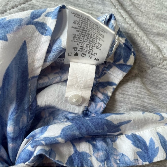 ⭐️ Joie ⭐️ Rayon Blue and White Floral Top S/M - Picture 8 of 8